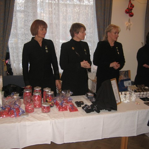 Jólabasar í Vonarstræti 1. des 2013