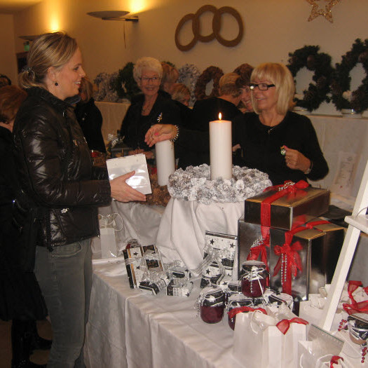 Jólasala í Oddfellowhúsinu í Vonarstræti, 3. desember