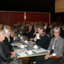 Séð yfir þingsalinn á Reyðarfirði.