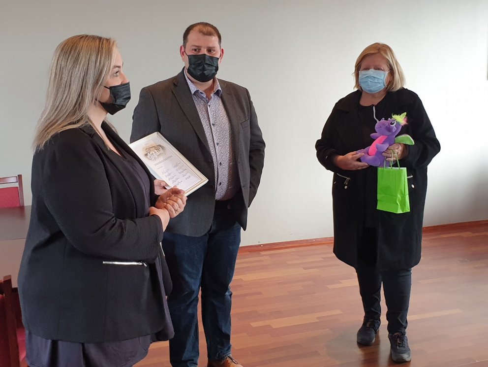 Regludeildir í Hafnarfirði styrkja 